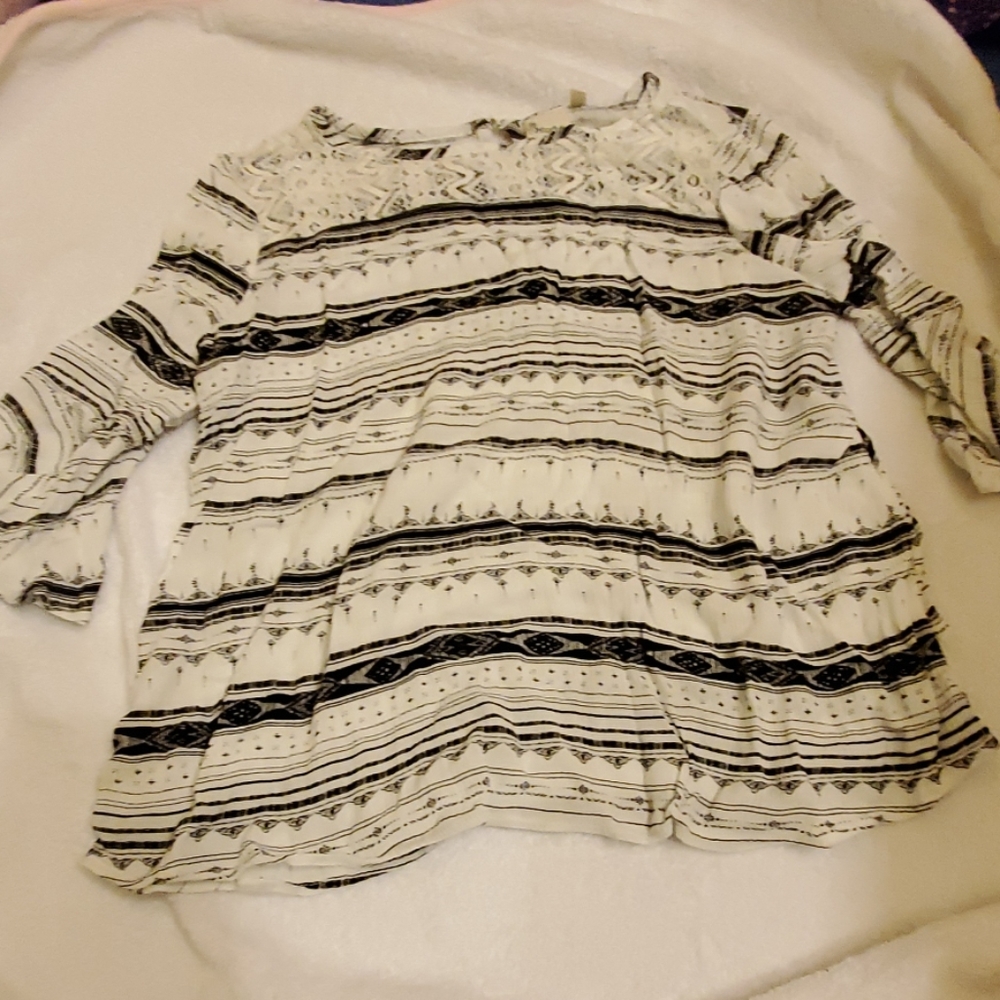 Black and white girls shirt